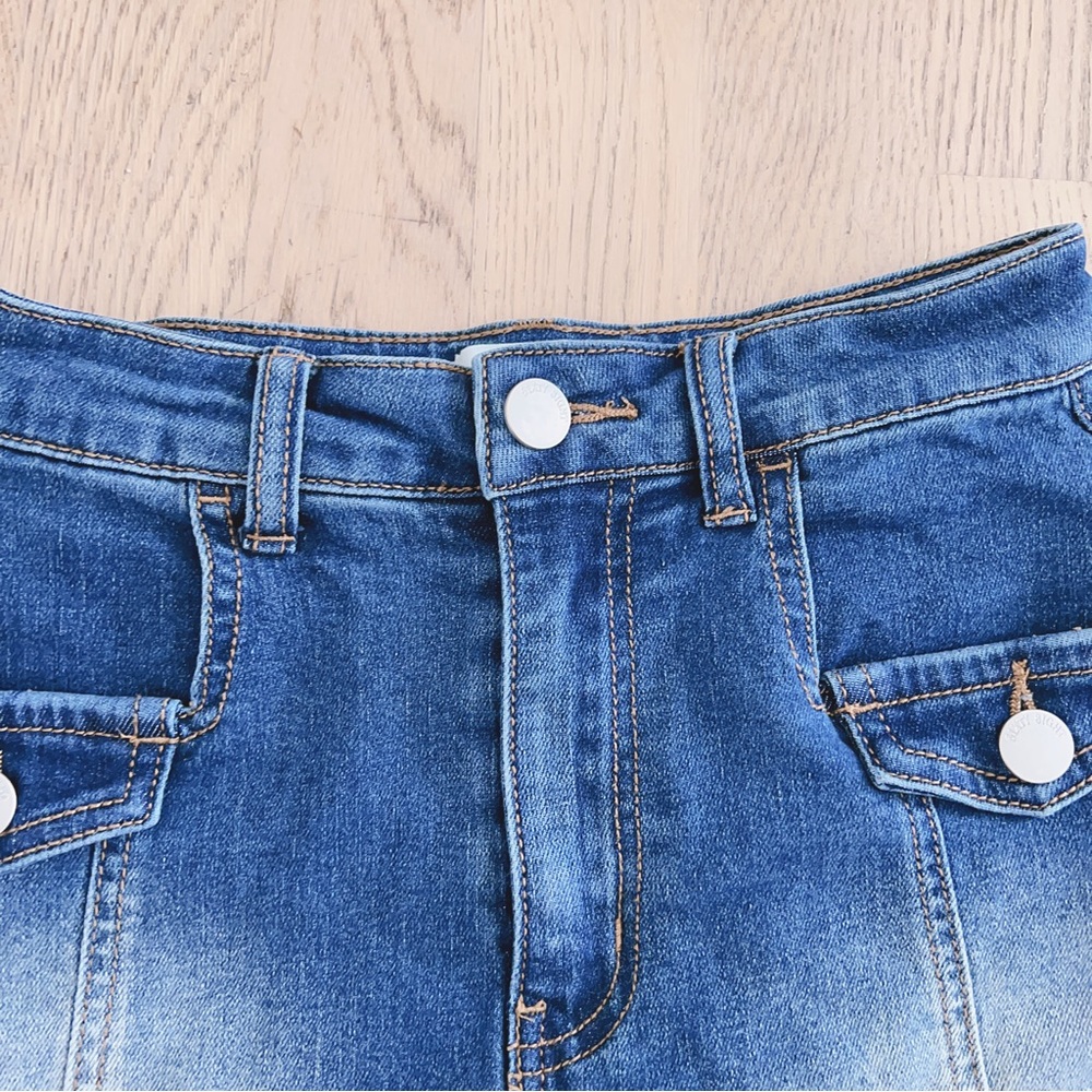 6ixty8ight soft denim mini skirt with layered shorts inside. 99%new condition. - Picture 2 of 8
